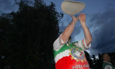 Spettacolo di Acrobazie con la Pizza